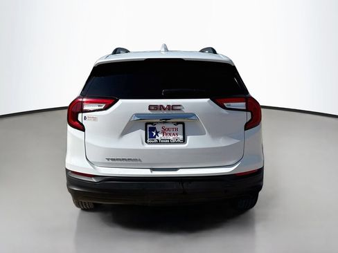 Used 2024 GMC Terrain SLE w/ Driver Convenience Package FWD image 6