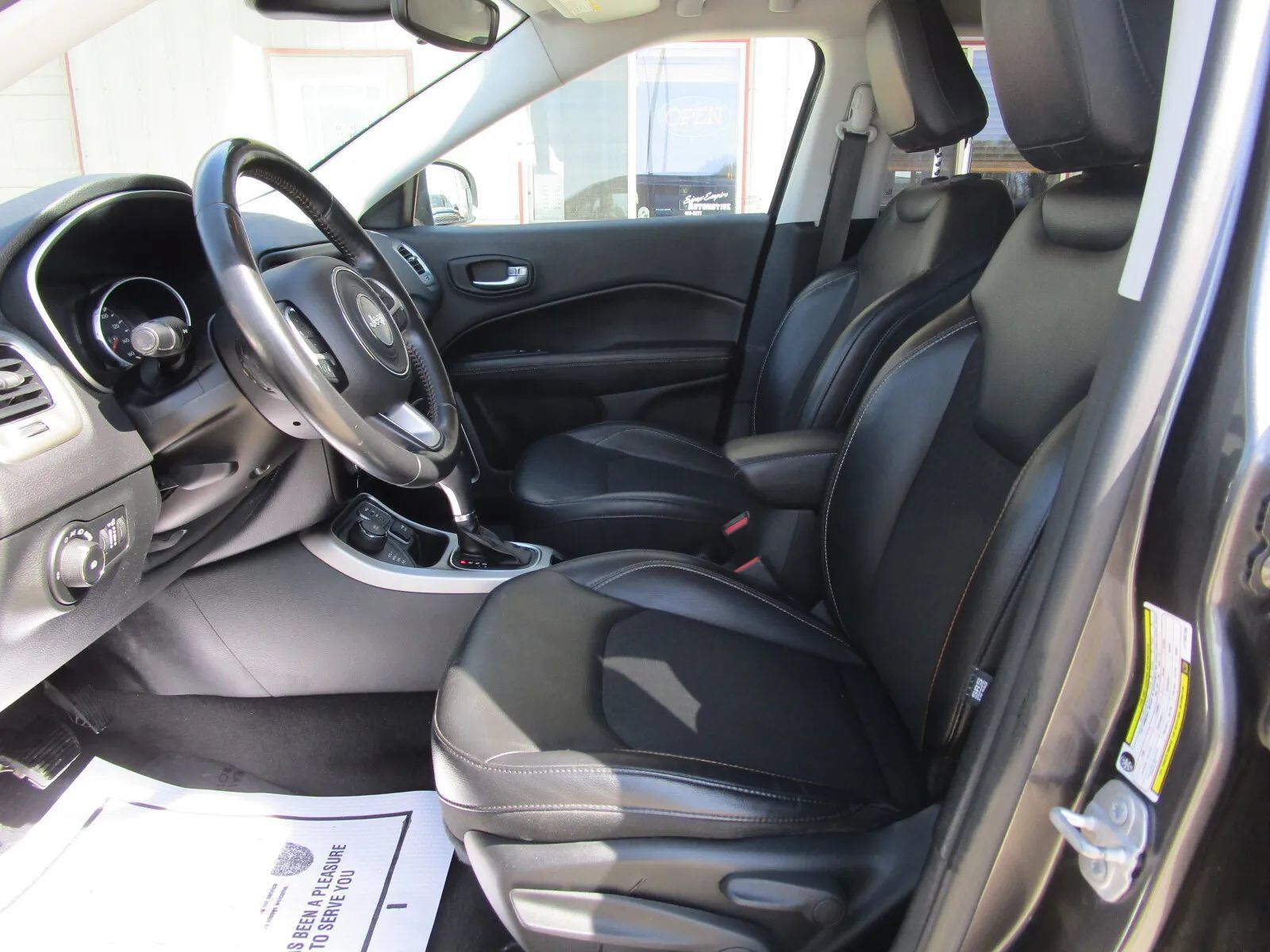 Used 2018 Jeep Compass Latitude AWD/4WD image 11
