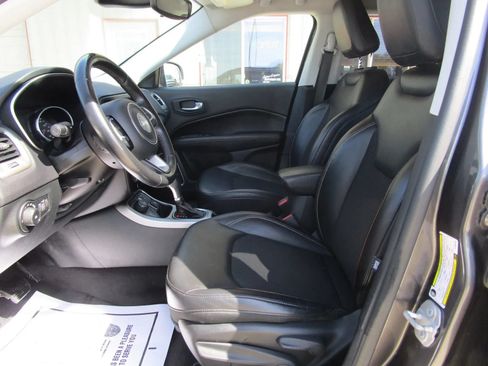 Used 2018 Jeep Compass Latitude AWD/4WD image 11