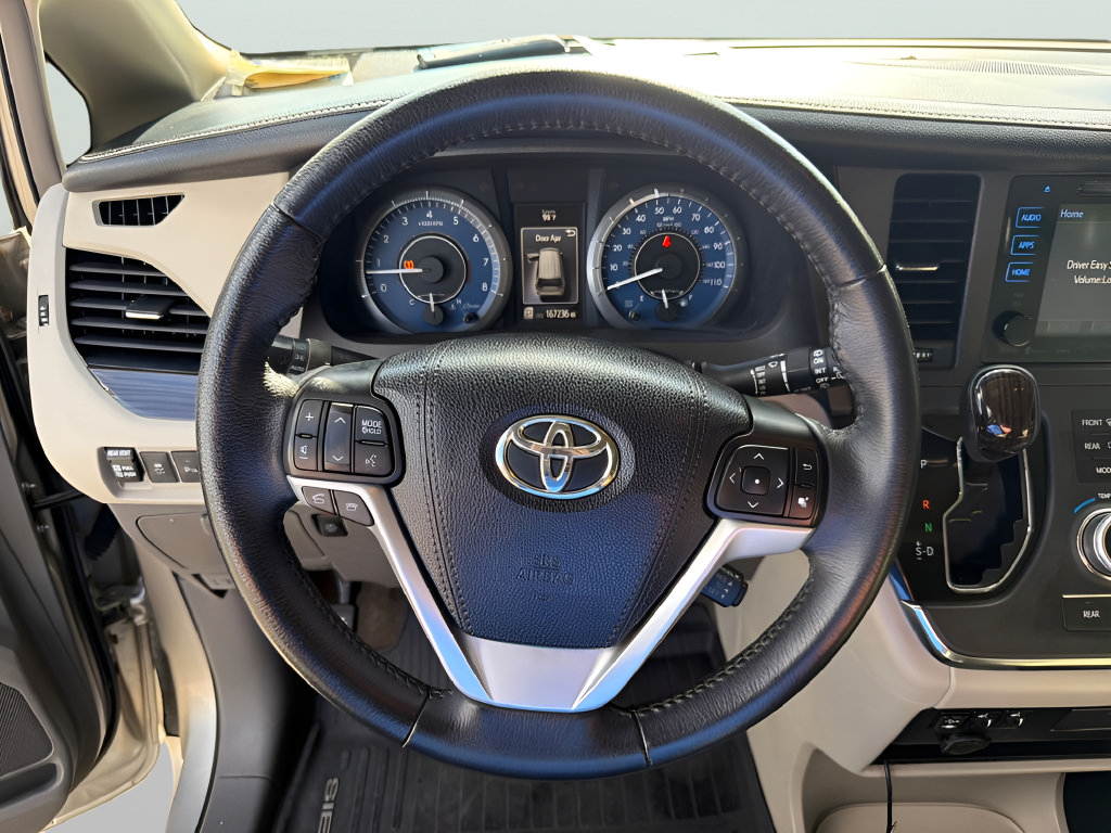 Used 2017 Toyota Sienna XLE w/ XLE Navigation Package FWD image 17