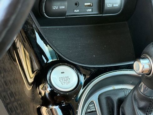 Used 2016 Kia Soul ! w/ Premium Package FWD image 22