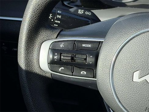 Used 2023 Kia K5 LXS image 8