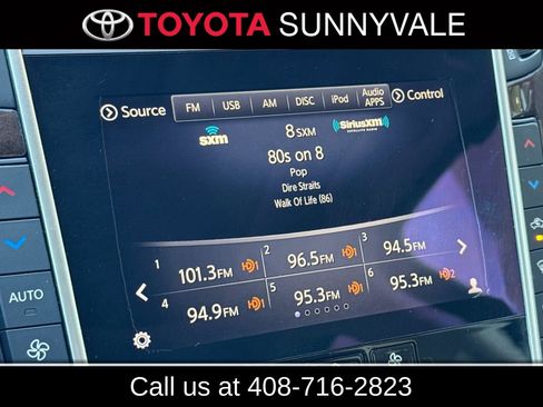 Used 2017 INFINITI Q50 Hybrid w/ Technology Package RWD image 30