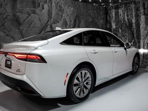 Used 2024 Toyota Mirai XLE w/ Advanced Technology Package image 23