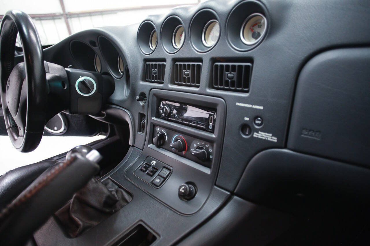 Used 1999 Dodge Viper GTS RWD image 19