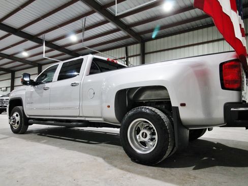Used 2015 GMC Sierra 3500 SLT w/ Duramax Plus Package AWD/4WD image 8
