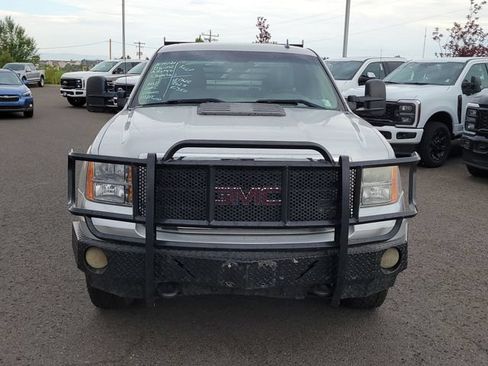 Used 2011 GMC Sierra 2500 SLE w/ SLE Preferred Package AWD/4WD image 8