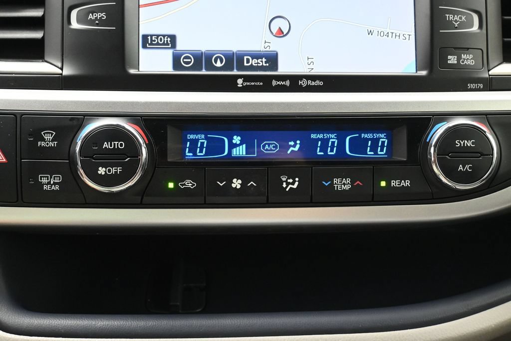 Used 2017 Toyota Highlander XLE FWD image 23
