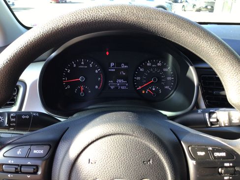 Used 2023 Kia Rio S FWD image 8