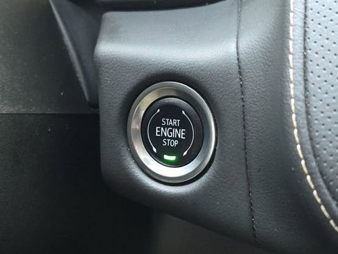 Used 2024 GMC Yukon SLT image 34