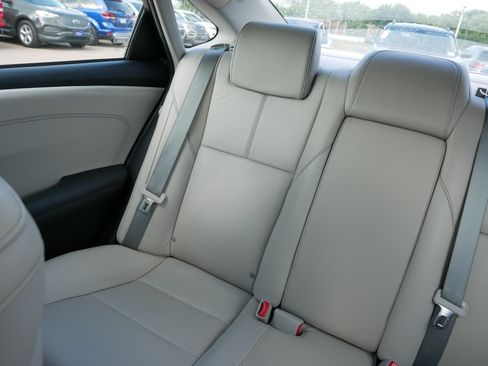Used 2017 Toyota Avalon Limited w/ Four Season Package FWD image 12