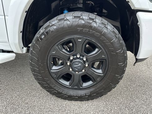 Used 2018 RAM 2500 Big Horn w/ Sport Appearance Group image 13