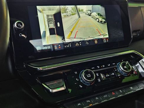 Used 2025 GMC Sierra 1500 Denali w/ Technology Package RWD image 10