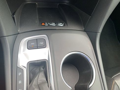 Used 2018 Chevrolet Equinox Premier image 14