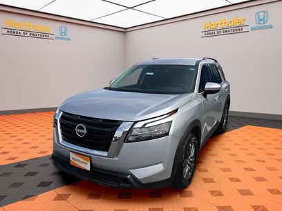 Used 2025 Nissan Pathfinder SV