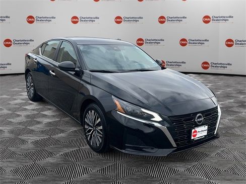 Certified 2024 Nissan Altima 2.5 SV image 7