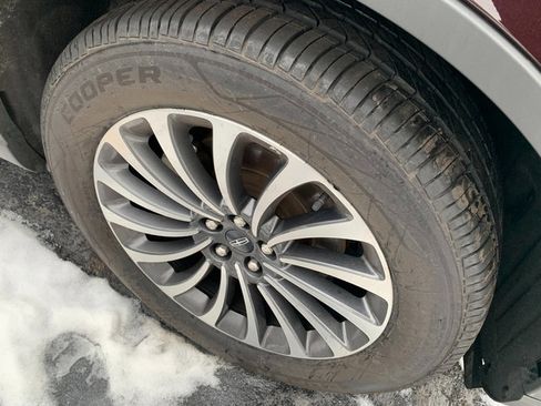 Certified 2023 Lincoln Aviator Reserve w/ Equipment Group 201A image 5