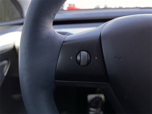 Used 2023 Tesla Model Y Long Range image 15