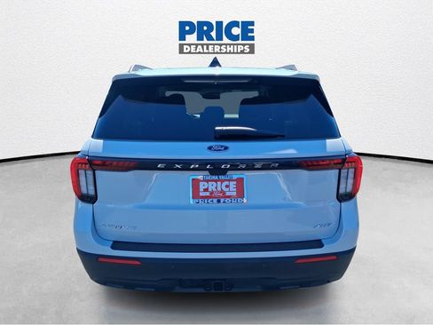Used 2025 Ford Explorer Active AWD/4WD image 7