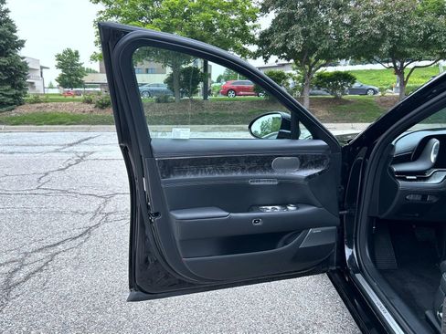 Certified 2024 Genesis G90 3.5T image 10