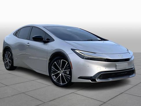 Used 2024 Toyota Prius Limited image 2