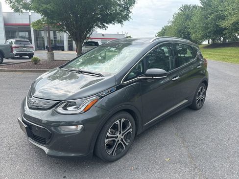 Used 2021 Chevrolet Bolt Premier w/ Infotainment Package FWD image 7