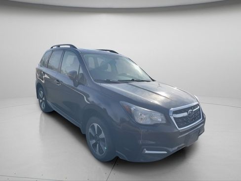 Used 2018 Subaru Forester 2.5i Premium w/ All-Weather Package image 5