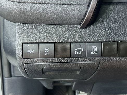 Used 2023 Toyota Camry SE FWD image 21
