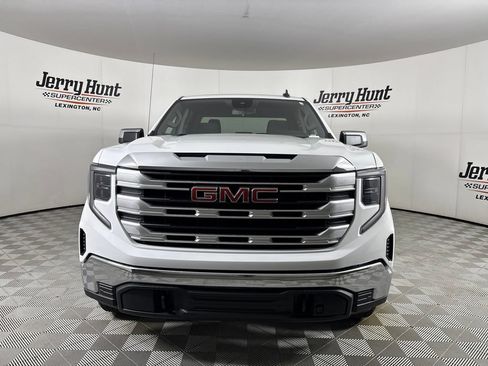 Used 2023 GMC Sierra 1500 SLE AWD/4WD image 2