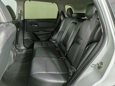 Used 2024 Nissan Rogue SV w/ SV Premium Package image 27