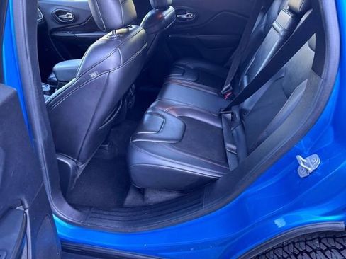 Used 2019 Jeep Cherokee Trailhawk w/ Cold Weather Group AWD/4WD image 26