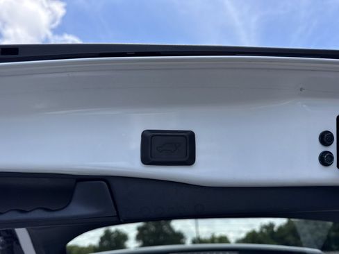 Used 2021 Toyota RAV4 XLE Premium FWD image 30