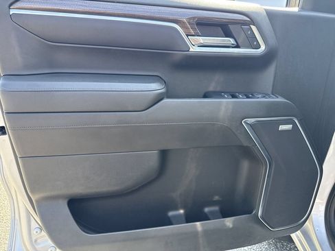 Used 2022 Chevrolet Silverado 1500 LT Trail Boss w/ LT Trail Boss Premium Package AWD/4WD image 10