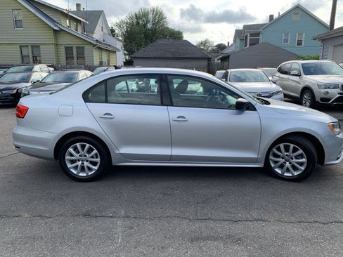 Used 2015 Volkswagen Jetta SE image 4