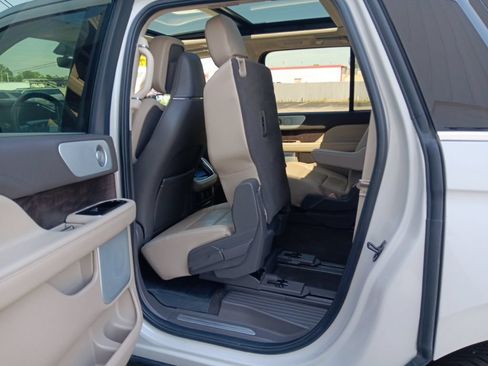 Used 2023 Lincoln Navigator L Reserve AWD/4WD image 32
