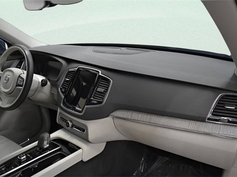 Used 2024 Volvo XC90 B6 Plus image 20