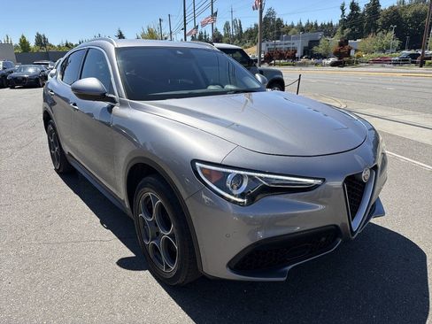 Used 2018 Alfa Romeo Stelvio Ti AWD/4WD image 11