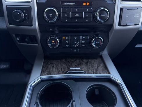 Used 2018 Ford F250 Lariat image 19