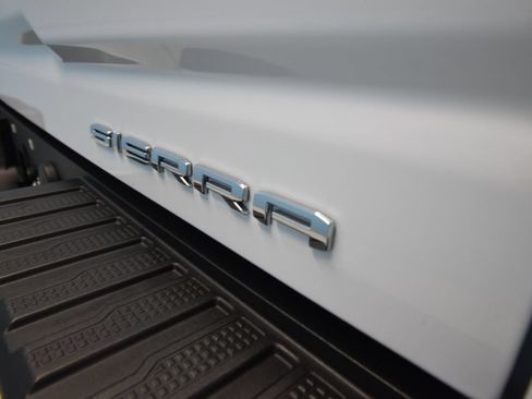 Used 2024 GMC Sierra 2500 Denali Ultimate AWD/4WD image 43