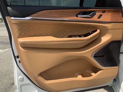 Used 2023 Jeep Grand Cherokee L Summit image 14