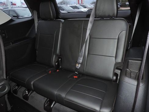 Used 2020 Chevrolet Traverse RS image 23