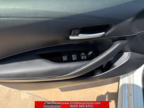 Used 2024 Toyota Corolla SE w/ SE Package FWD image 12