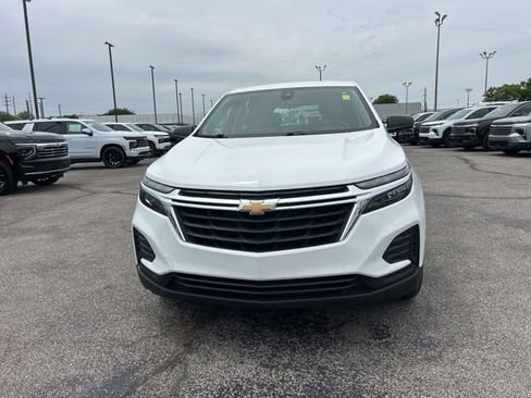 Used 2024 Chevrolet Equinox LS w/ Driver Confidence II Package FWD image 8