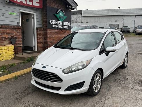 Used 2015 Ford Fiesta SE FWD image 1