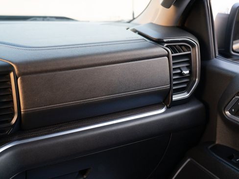 Used 2022 Chevrolet Silverado 1500 LT image 27