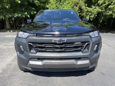 Used 2023 Chevrolet Colorado Trail Boss w/ Technology Package AWD/4WD image 3