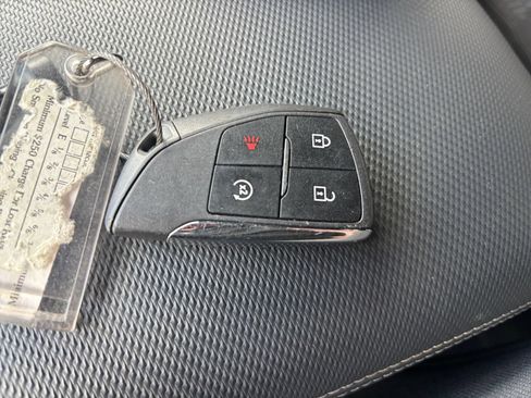 Used 2025 Chevrolet Equinox LT FWD image 25