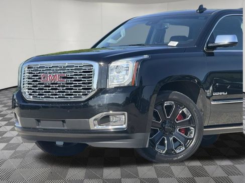 Used 2019 GMC Yukon Denali w/ Denali Ultimate Package AWD/4WD image 38