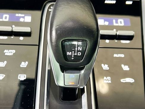 Used 2021 Porsche Panamera 4S w/ Premium Package image 13