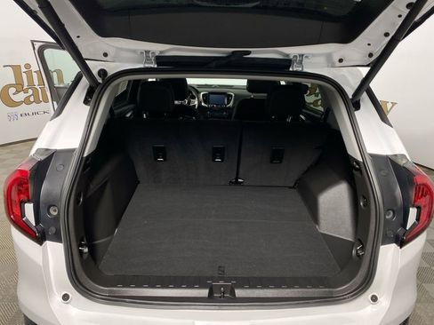 Used 2023 GMC Terrain SLE w/ Driver Convenience Package image 23